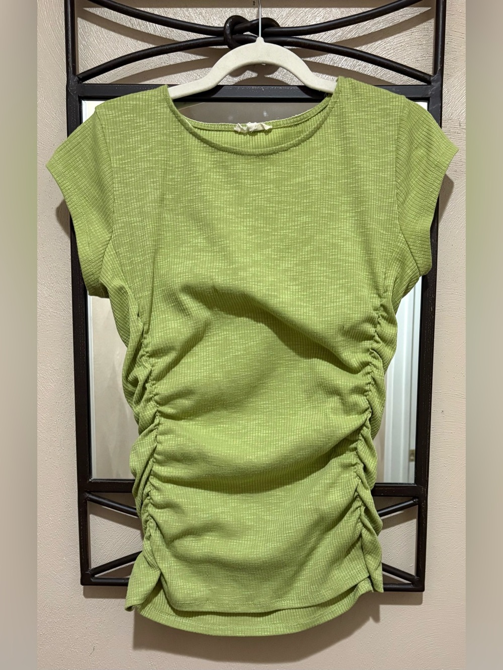 Easel Los Angeles Short Sleeve Tee in Light Green Size L